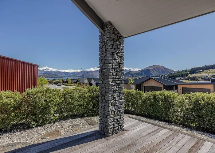 Lakeview Heights - 2020 Built Luxury Large House & Self Contained - 264 Sq Mtr Vakantiehuis *