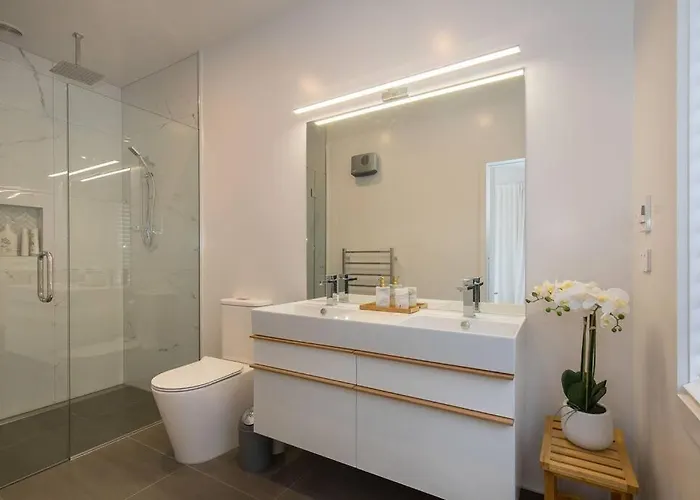 Lakeview Heights - 2020 Built Luxury Large House & Self Contained - 264 Sq Mtr