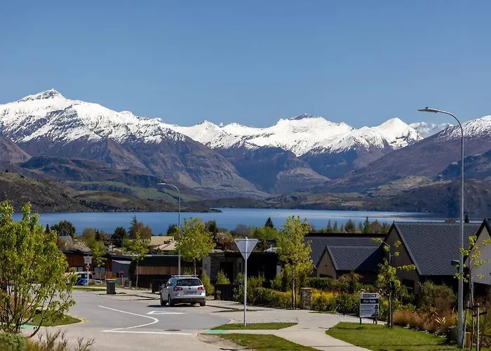 Lakeview Heights - 2020 Built Luxury Large House & Self Contained - 264 Sq Mtr Wanaka