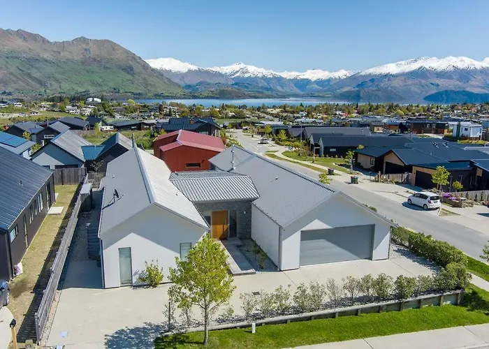 Lakeview Heights - 2020 Built Luxury Large House & Self Contained - 264 Sq Mtr Vakantiehuis