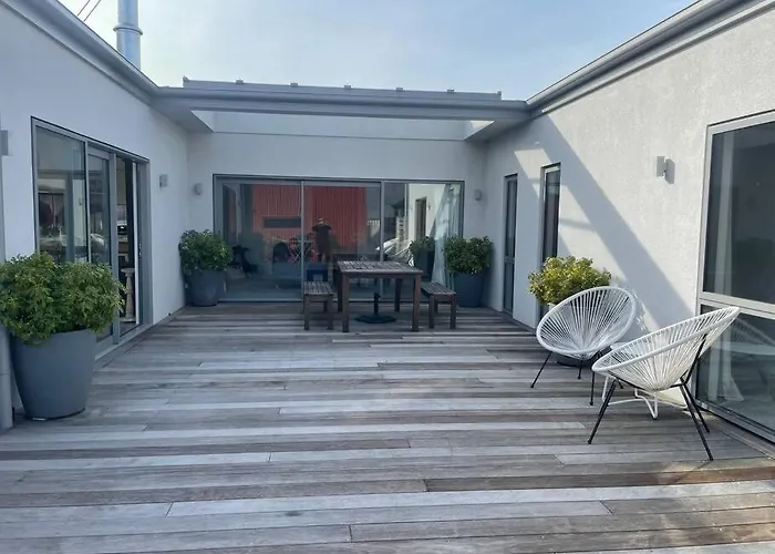 Vakantiehuis Lakeview Heights - 2020 Built Luxury Large House & Self Contained - 264 Sq Mtr Wanaka