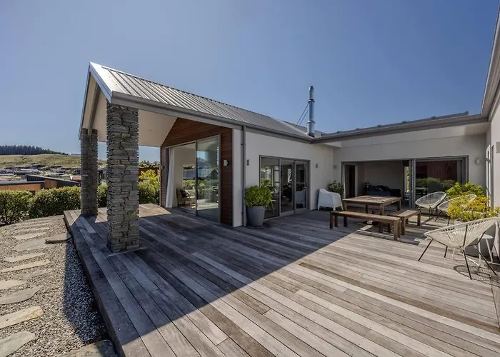 Lakeview Heights - 2020 Built Luxury Large House & Self Contained - 264 Sq Mtr Vakantiehuis Wanaka